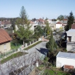 Pohled do ulice z v��ky (foto P.Dolej�)