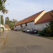 cesta kolem b�val�ho statku