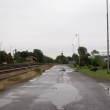 Cesta vede kolem �elezni�n� trati